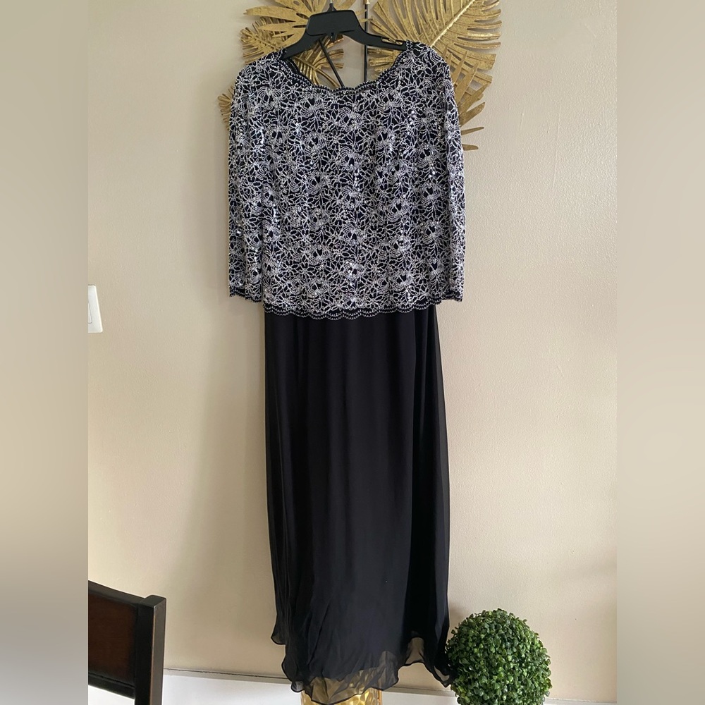 Alex Evenings Black and White Floral Lace Dress